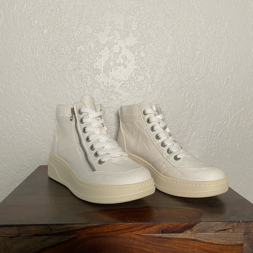 Blowfish Malibu Camden White High-Top Sneakers with Zipper Detail
